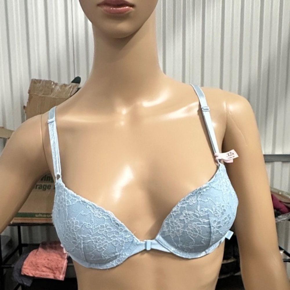 Victoria's Secret Sky Blue Lace push-up, underwire Bra size 32A